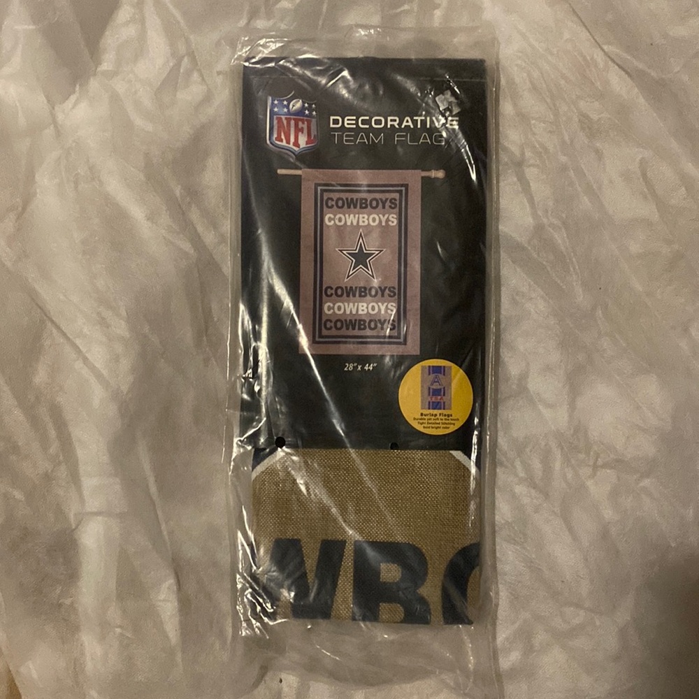 NWT Dallas Cowboys house flag.